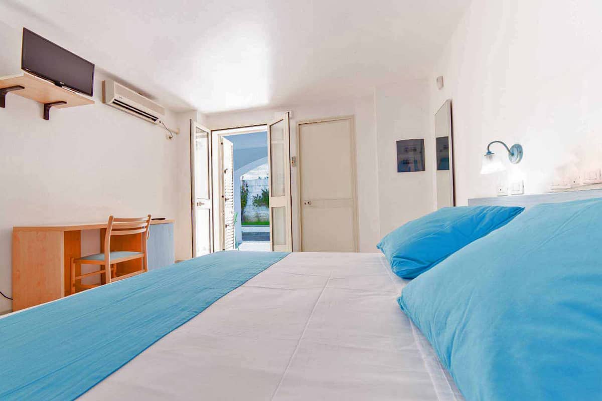 Economy-Dreibettzimmer | Blick auf den Innenhof