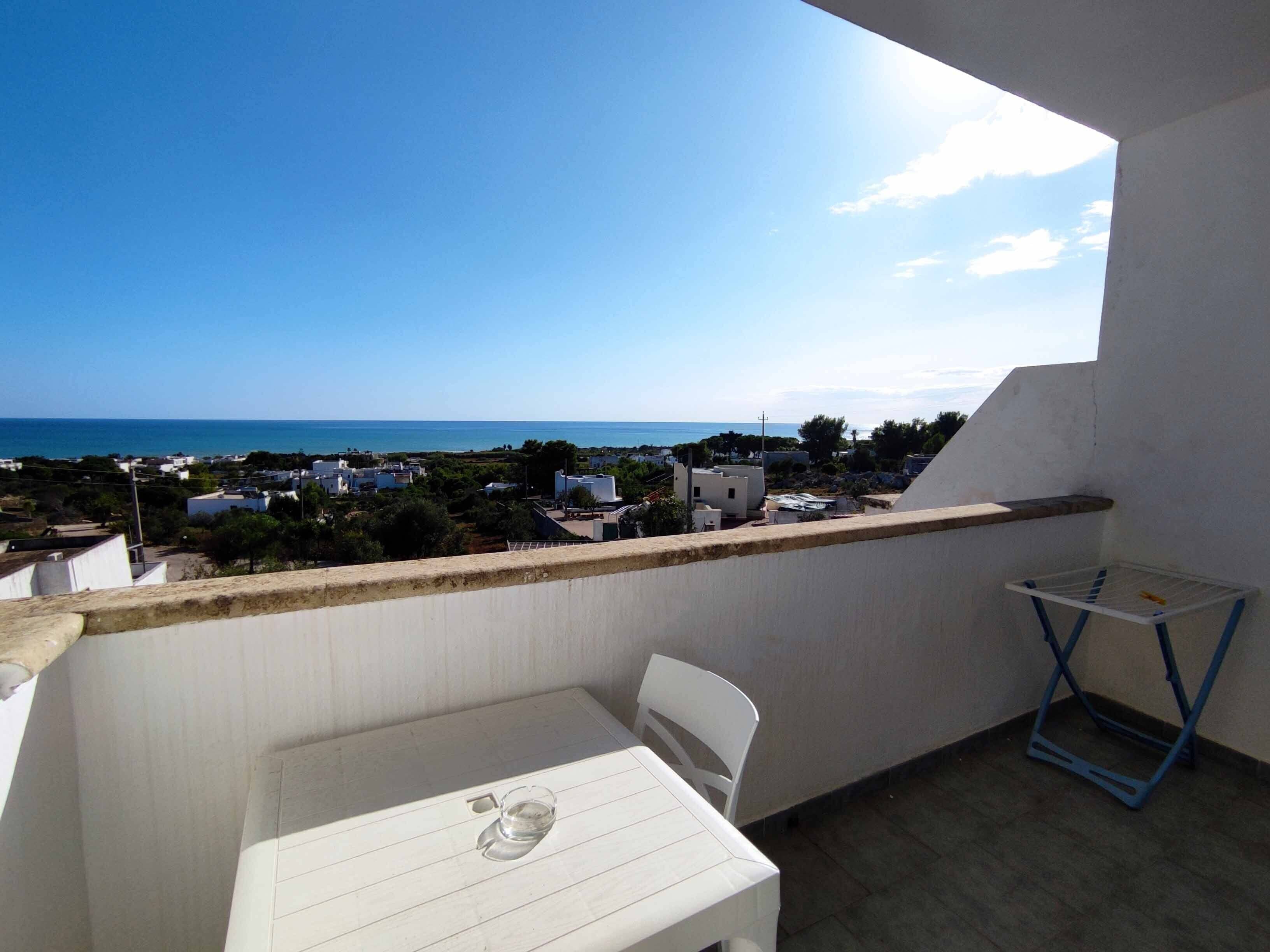 Panoramic Triple Room | Desk, WiFi (free), bed sheets