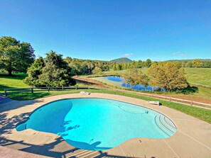 Pool - 14-Person House with Pool and Hot Tub on Spectacular Estate (Castleton)