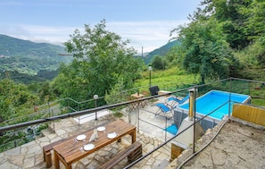 Outdoor dining - Cozy home in Tribogna with WiFi (Tribogna)