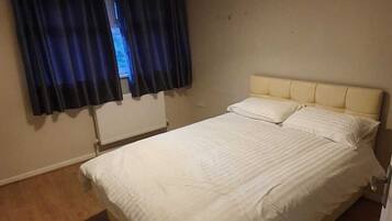 3 chambres, draps fournis