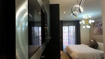 2 bedrooms, desk, iron/ironing board, free WiFi