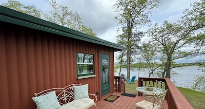 Secluded, quaint, updated 2 Bdrm on the Lake, Fire pit, wildlife, biking