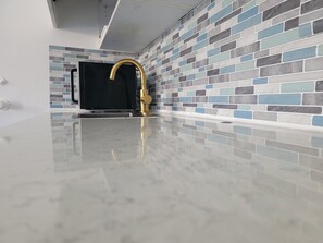 Miscellaneous - Centrally located Studio close to the beach & supermarket with pool. 3 beds (Hallandale Beach)