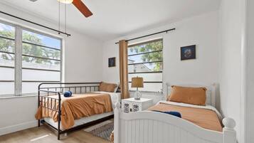 3 bedrooms, iron/ironing board, free WiFi, bed sheets