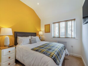 3 多间卧室、免费 WiFi、床单