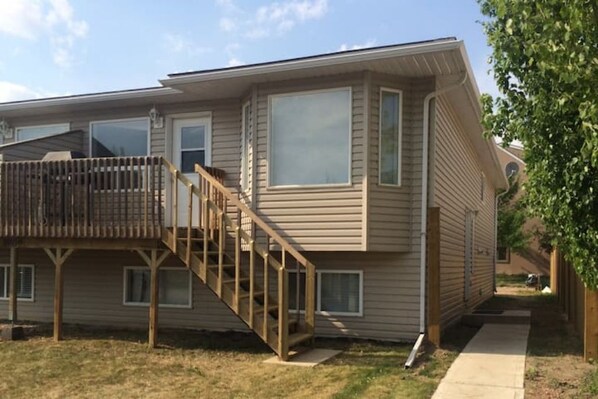 Exterior - Comfortable Clean and Ready for your arrival (Bonnyville)