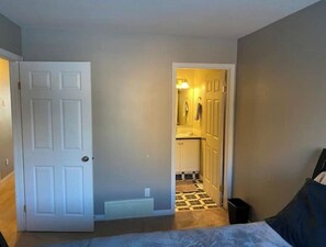 3 quartos, Wi-Fi de cortesia, roupa de cama
