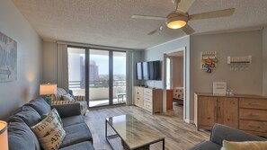 TV - WAVES OF FUN! Beach 2BR Condo Southern Exposure SandDollar 404 SPECIAL! (Daytona Beach Shores)