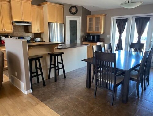 Executive furnished split level house