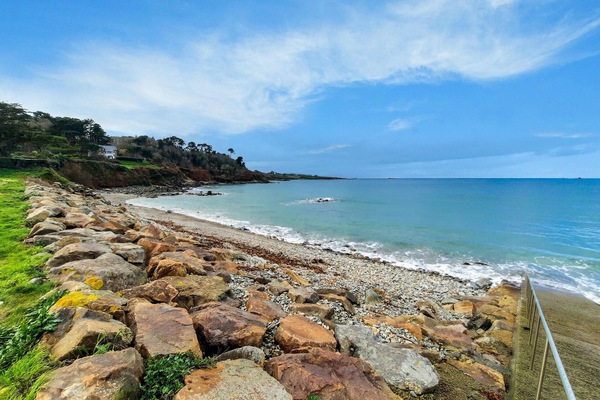 Playa en los alrededores y pesca