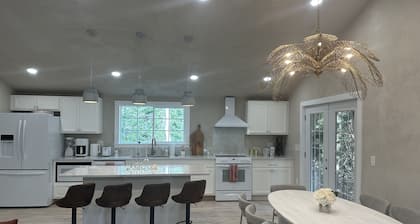 Luxury Vacation Home 3bd2ba MDI, wheelchair accessible - Bass Harbor Lighthouse