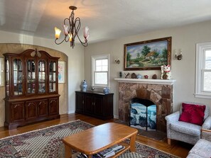 Living area - Miller Apartments (South San Francisco)
