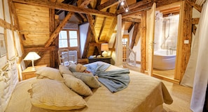 1 habitación, tabla de planchar con plancha, wifi gratis y ropa de cama 