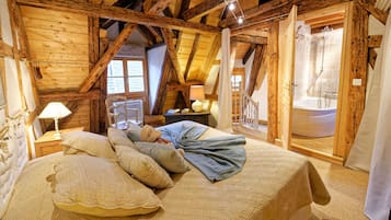 1 habitación, tabla de planchar con plancha, wifi gratis y ropa de cama