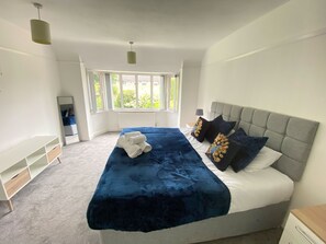 5 chambres, fer et planche à repasser, accès au Wi-Fi (inclus)