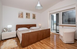 2 Schlafzimmer, Reisekinderbett, kostenloses WLAN, Bettwäsche