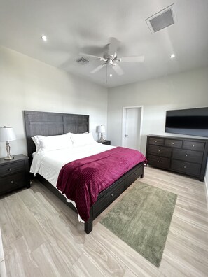 3 bedrooms, iron/ironing board, free WiFi, bed sheets