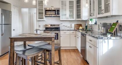 Cozy Modern Home - Perfect Work & Getaway Location