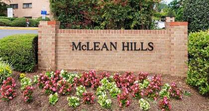 Beautifully furnished 1 Bedroom McLean Condo near Tysons corner