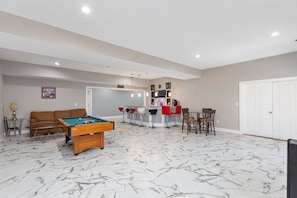 Spielezimmer
