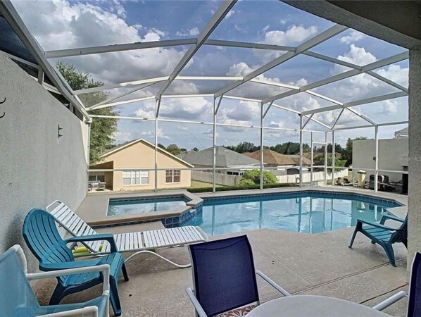 Outdoor pool, a heated pool