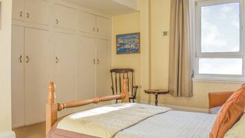 1 dormitorio y ropa de cama
