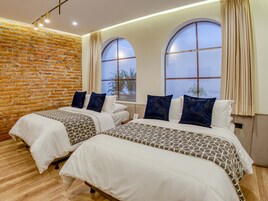 Ropa de cama de alta calidad, cubrecamas y colchones con pillow-top 