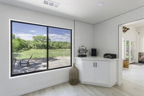 Interior - Riverfront Ranch, Near Wine Tasting & Sedona (Cottonwood)