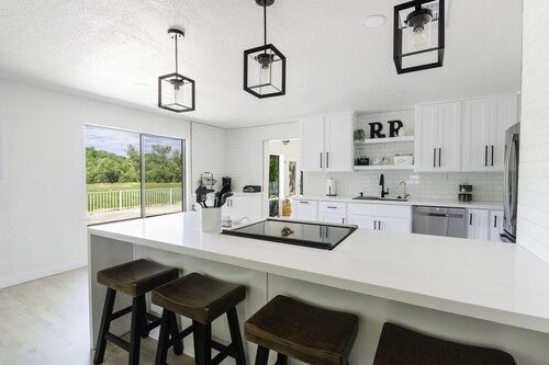 Riverfront Ranch, Near Wine Tasting & Sedona