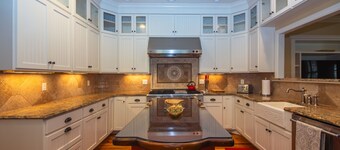 Misty Lane: Lowcountry Paradise Near Beach & State Park; Game Room; Cable/WiFi