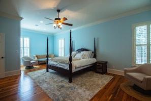 5 habitaciones, tabla de planchar con plancha, wifi y ropa de cama 