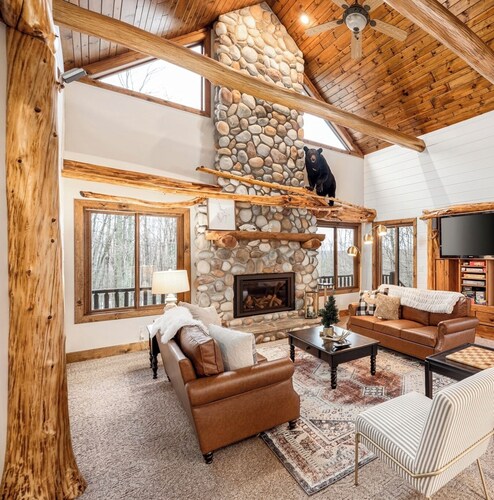 Cabin on 13 Wooded Acres w/ Hot Tub | Sleeps 14 | Game Room