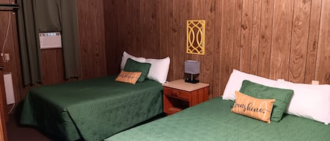 Kahden hengen perhehuone, 1 makuuhuone | Pimennysverhot, silitysrauta/-lauta, ilmainen Wi-Fi, vuodevaatteet