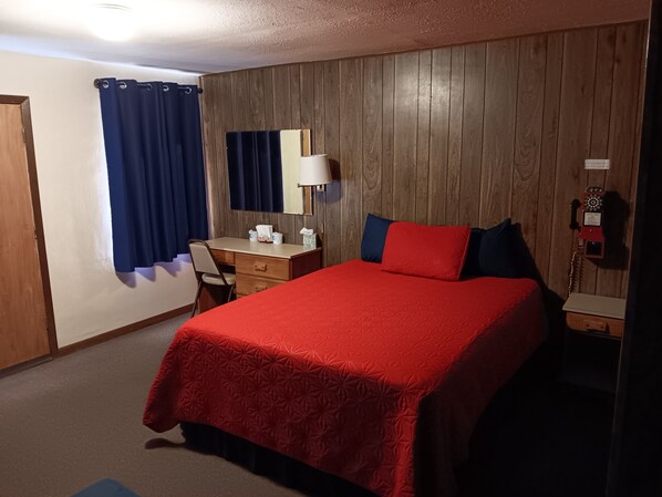 Single Bed Room | Individually decorated, desk, blackout drapes, iron/ironing board