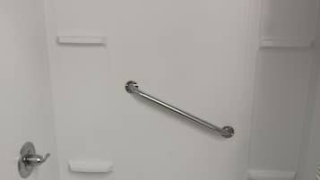 Quarto casal família, 1 quarto | Banheiro | Secador de cabelo (mediante solicitação), toalhas de banho