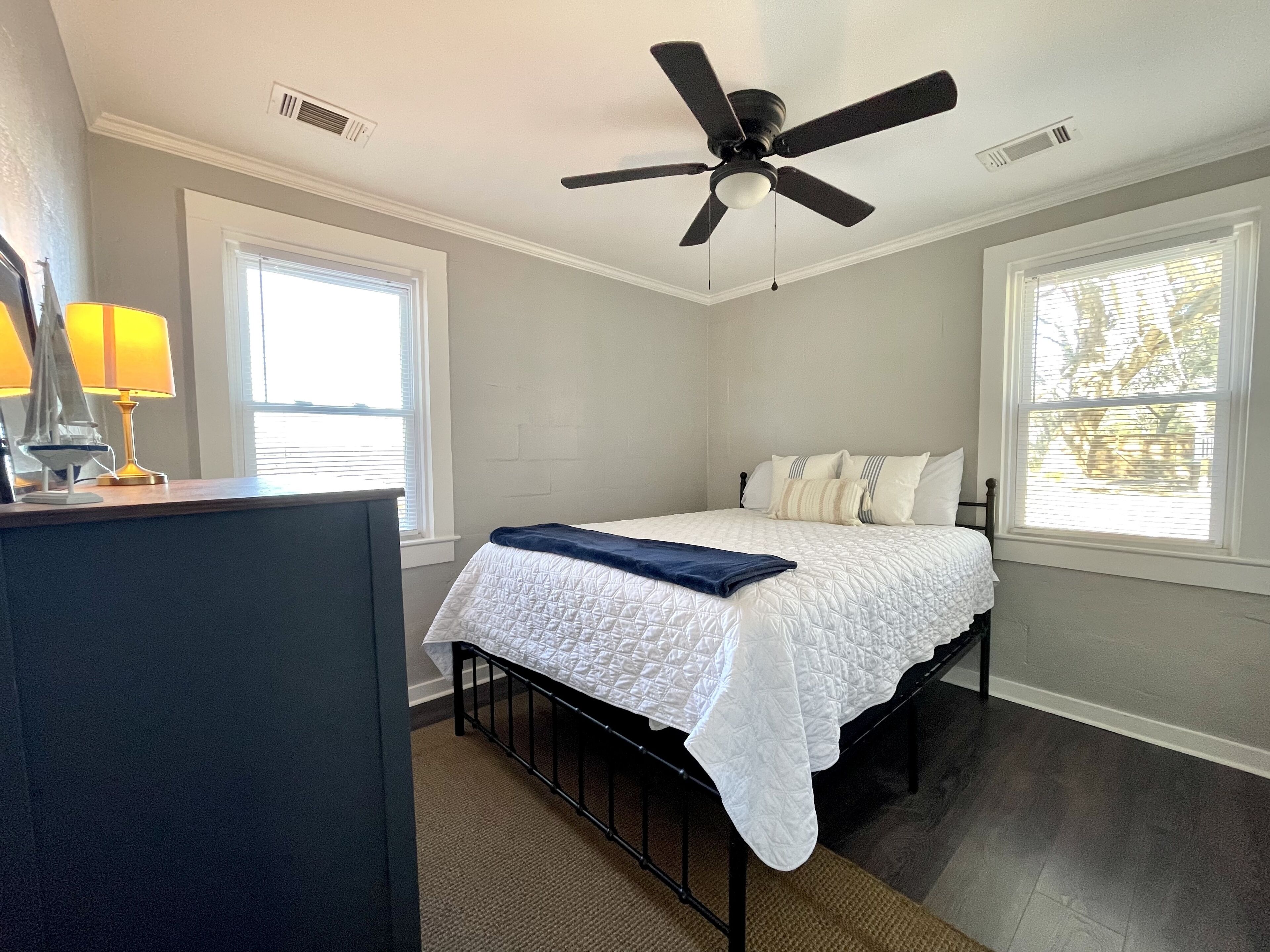 Seaside Cottage | Waterfront Property! Sleeps 4!
