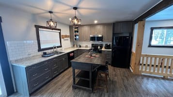 Refrigerador, microondas, horno, placa de cocina
