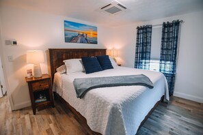 2 chambres, bureau, fer et planche à repasser, accès au Wi-Fi (inclus)