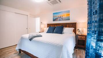 2 slaapkamers, een bureau, een strijkplank/strijkijzer, gratis wifi