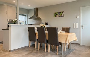 Dining - Cozy home in Merkem with WiFi (Merkem)