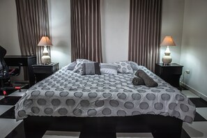 2 bedrooms, desk, free WiFi, bed sheets