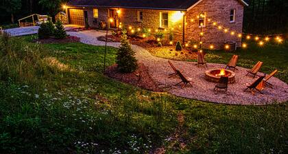 Private home near Hocking Hills! King bed, hot tub, game room, fire place!