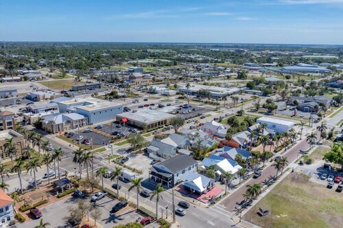 Downtown Historic Punta Gorda Loft w Incredible Outdoor Space