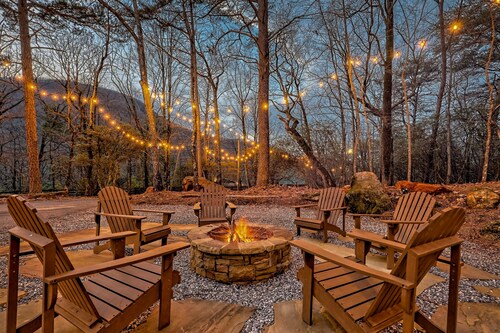 Mtn Views • Hot Tub • 2 FirePits • Large Game Room