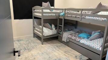 3 bedrooms, iron/ironing board, travel crib, free WiFi