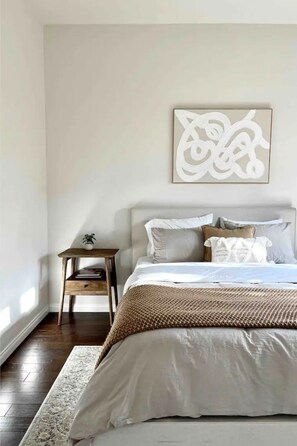 6 bedrooms, iron/ironing board, travel cot, WiFi