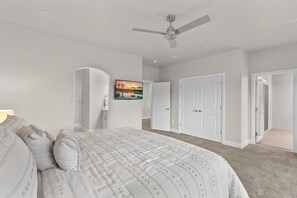 4 bedrooms, iron/ironing board, free WiFi, bed sheets
