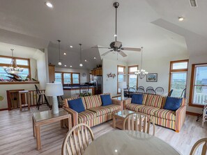 TV, lettore DVD, impianto stereo