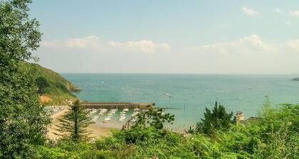 2 bedroom beach front home in Plouha